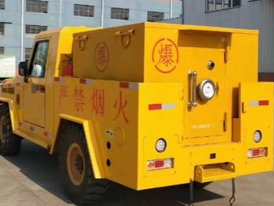 鲤城凯龙爆破器材运输车:保障爆破任务的安全运行